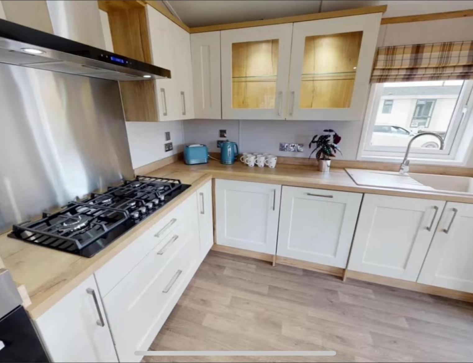 Golden Anchor - The Oakland Lodge - Coastal Caravan Breaks Chapel Saint Leonards Exterior photo