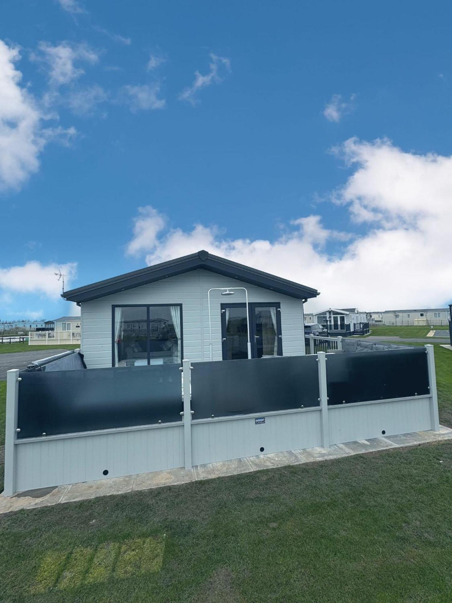 Golden Anchor - The Oakland Lodge - Coastal Caravan Breaks Chapel Saint Leonards Exterior photo