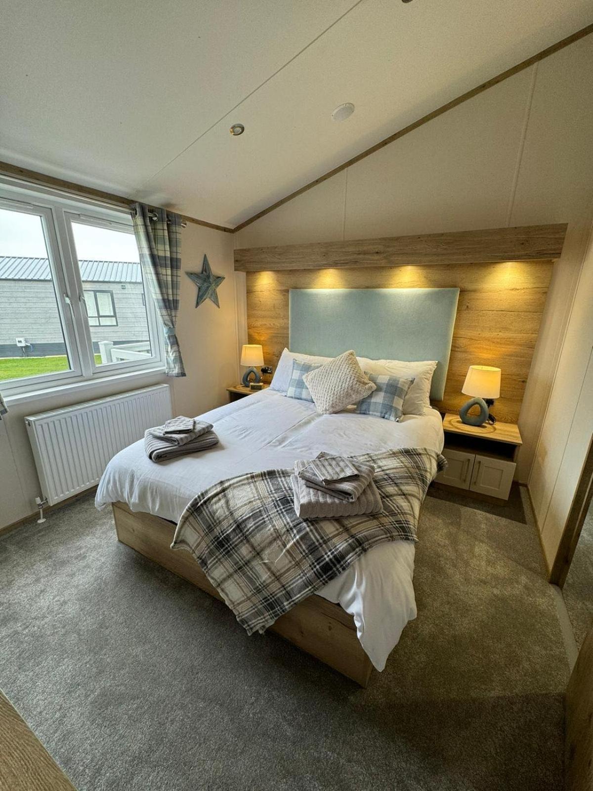 Golden Anchor - The Oakland Lodge - Coastal Caravan Breaks Chapel Saint Leonards Exterior photo